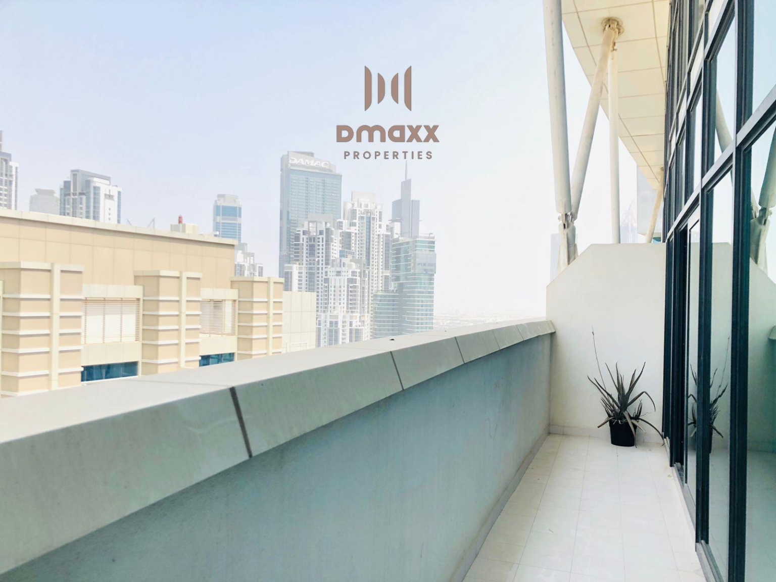 Canal view-fully furnished-two balcony-dubai