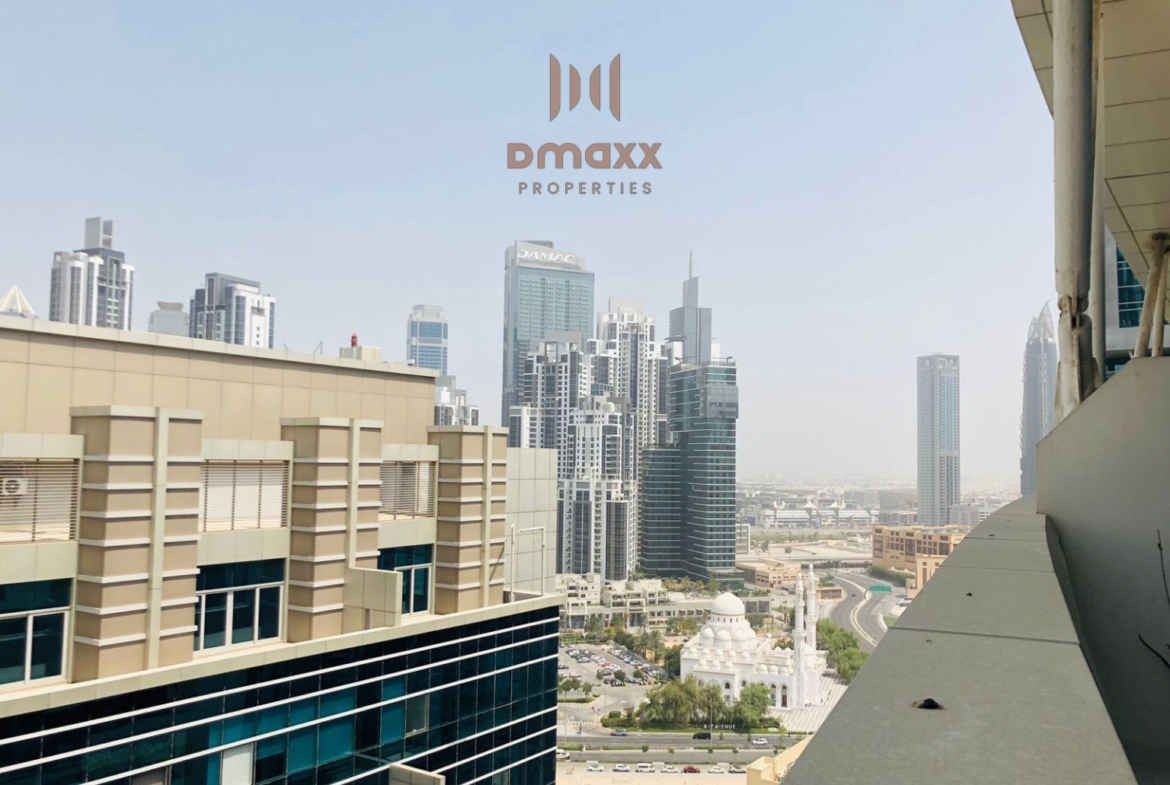 Canal view-fully furnished-two balcony-dubai