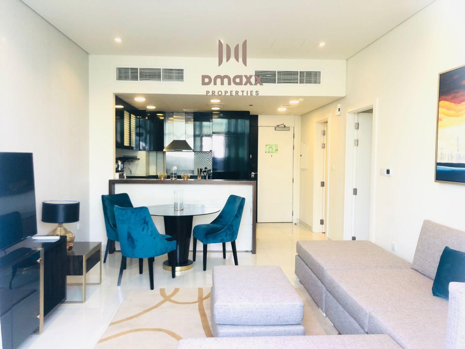 Canal view-fully furnished-two balcony-dubai