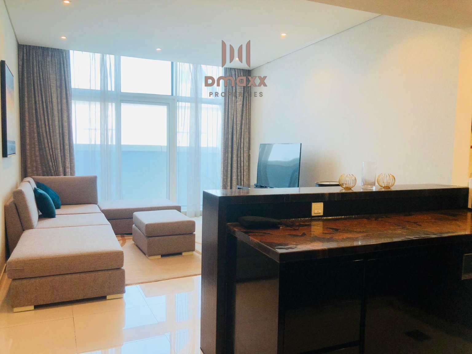 Canal view-fully furnished-two balcony-dubai